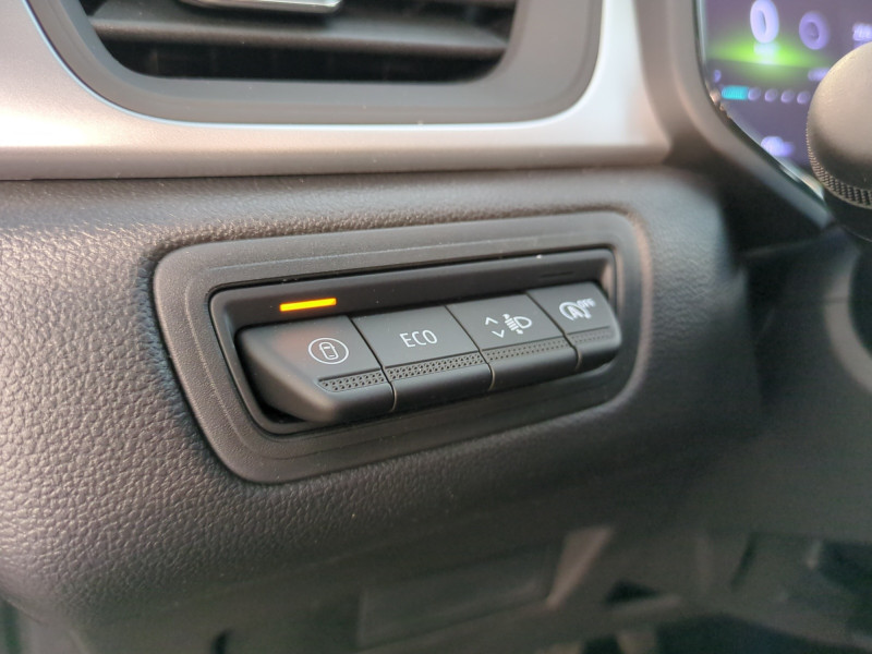 Photo 17 de l'offre de RENAULT CAPTUR II 1.0 TCE 90CH EVOLUTION -27% à 20499€ chez Automobiles 25