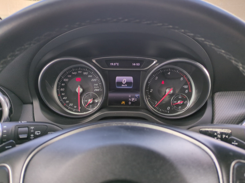 Photo 7 de l'offre de MERCEDES-BENZ GLA 180 D INSPIRATION 7G-DCT à 19900€ chez Automobiles 25
