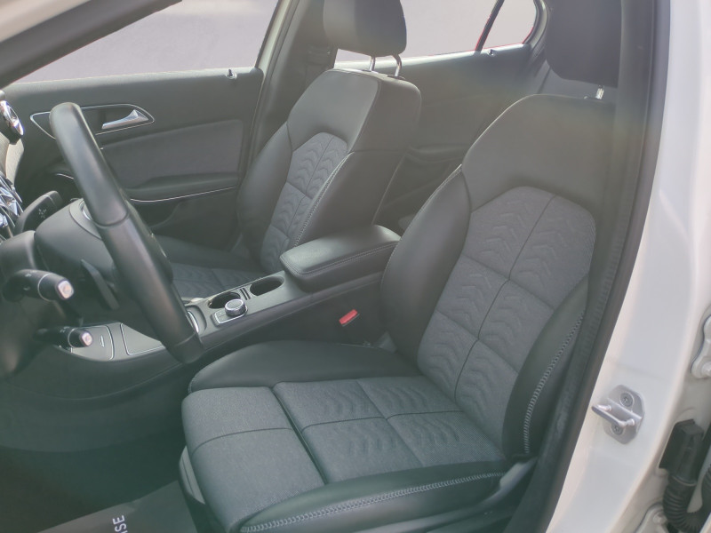 Photo 5 de l'offre de MERCEDES-BENZ GLA 180 D INSPIRATION 7G-DCT à 19900€ chez Automobiles 25