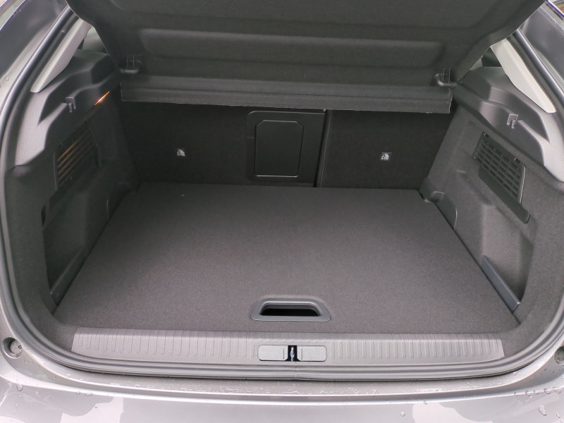 Photo 19 Citroen C4 1.2 HYBRIDE 145CH S&S MAX AUTOMATIQUE -33 % Hybride GRIS MERCURY / TOIT  en vente chez Automobiles 25 Photo 19 de l'offre de CITROEN C4 1.2 HYBRIDE 145CH S&S MAX AUTOMATIQUE -33 % à 24499€ chez Automobiles 25