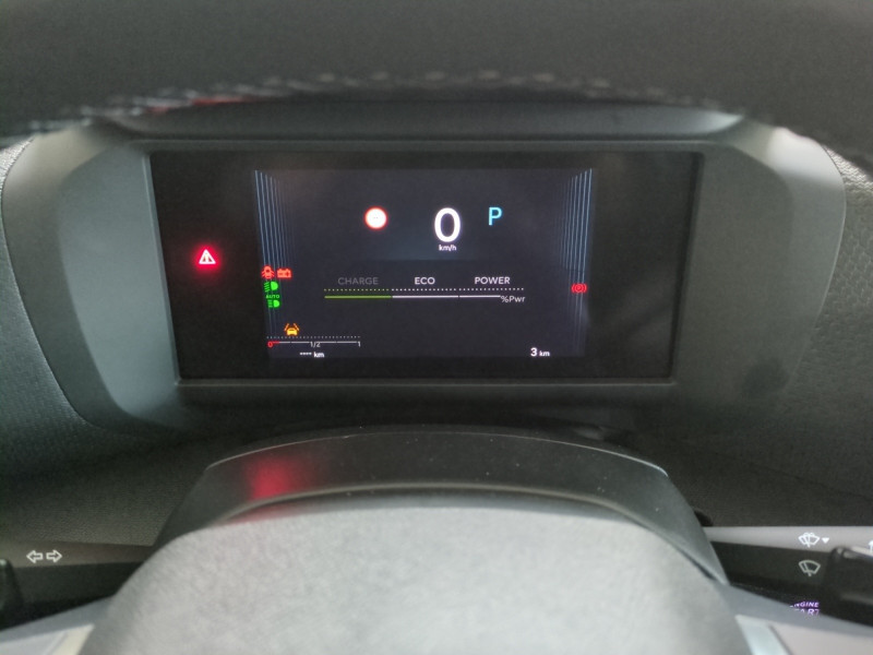 Photo 7 de l'offre de CITROEN C4 1.2 HYBRIDE 145CH S&S MAX AUTOMATIQUE -33 % à 24499€ chez Automobiles 25