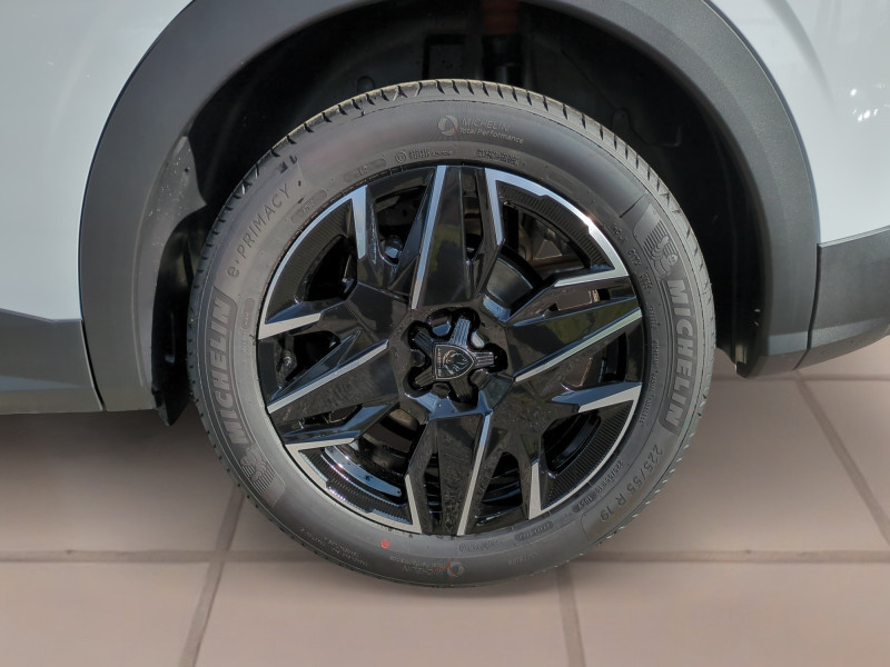 Photo 20 de l'offre de PEUGEOT 3008 1.2 HYBRID 145CH ALLURE E-DCS6 -29% à 30999€ chez Automobiles 25