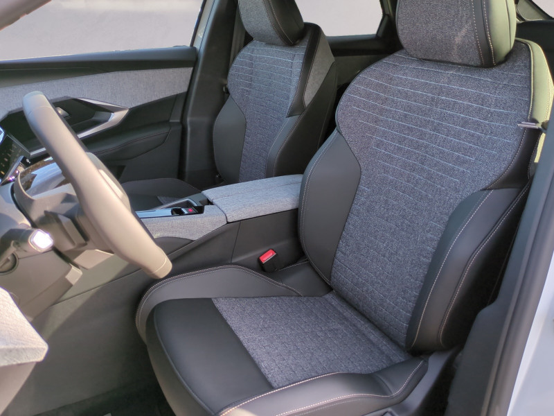Photo 5 de l'offre de PEUGEOT 3008 1.2 HYBRID 145CH ALLURE E-DCS6 -29% à 30999€ chez Automobiles 25