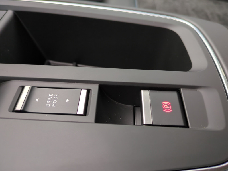 Photo 16 Citroen C5 AIRCROSS 1.5 BLUEHDI 130CH MAX BOITE AUTOMATIQUE -34% Diesel GRIS PLATINIUM en vente chez Automobiles 25 Photo 16 de l'offre de CITROEN C5 AIRCROSS 1.5 BLUEHDI 130CH MAX BOITE AUTOMATIQUE -34% à 28999€ chez Automobiles 25