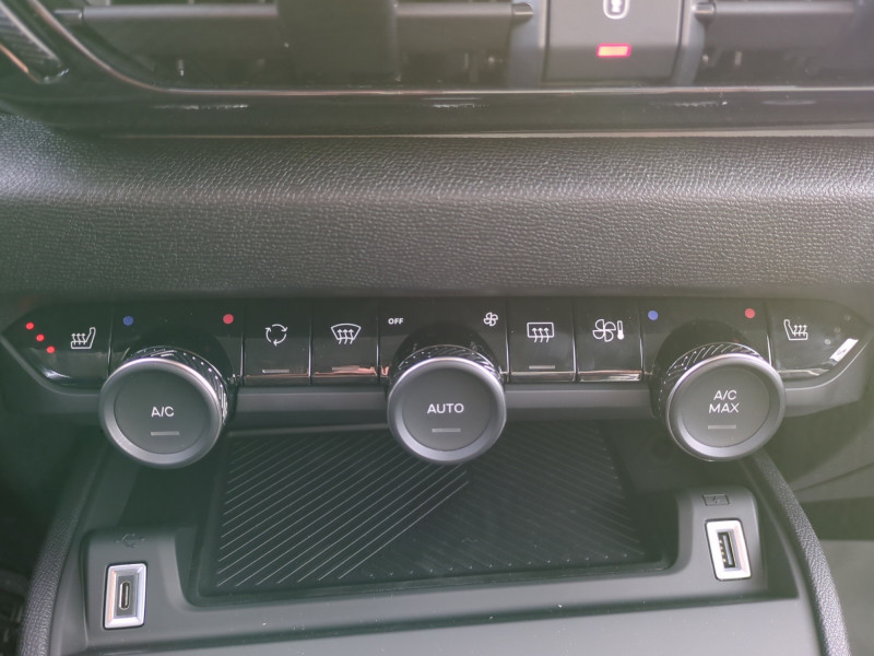 Photo 15 de l'offre de CITROEN C4 MAX HYBRIDE 145 E-DCS6 -31% à 24499€ chez Automobiles 25