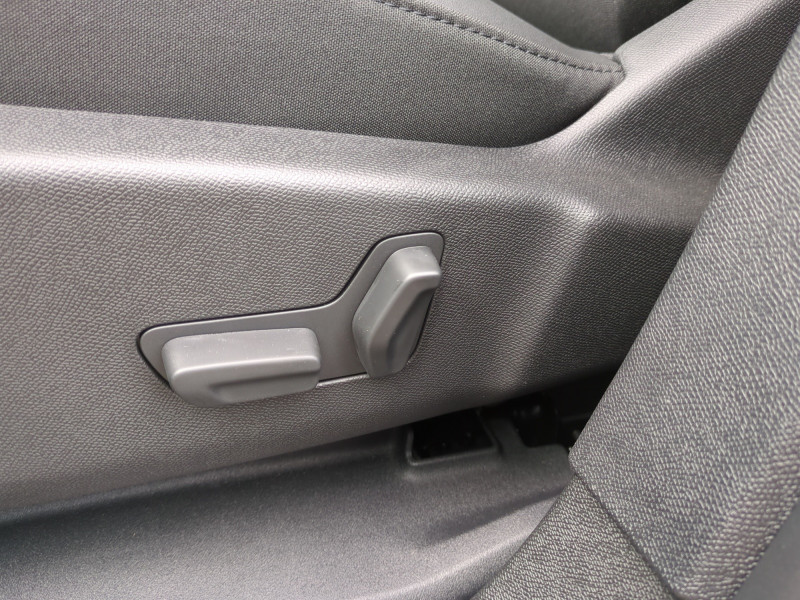 Photo 18 Citroen C5 AIRCROSS 1.5 BLUEHDI 130CH MAX BOITE AUTOMATIQUE -34% Diesel GRIS PLATINIUM en vente chez Automobiles 25 Photo 18 de l'offre de CITROEN C5 AIRCROSS 1.5 BLUEHDI 130CH MAX BOITE AUTOMATIQUE -34% à 28999€ chez Automobiles 25