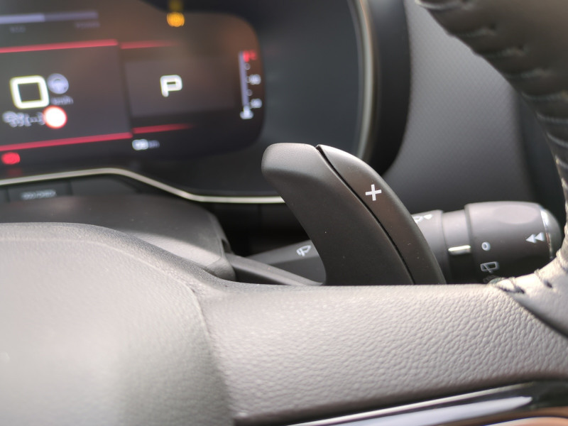 Photo 15 Citroen C5 AIRCROSS 1.2 HYBRIDE 145CH MAX BOITE AUTOMATIQUE -31% Hybride NOIR PERLA en vente chez Automobiles 25 Photo 15 de l'offre de CITROEN C5 AIRCROSS 1.2 HYBRIDE 145CH MAX BOITE AUTOMATIQUE -31% à 28999€ chez Automobiles 25