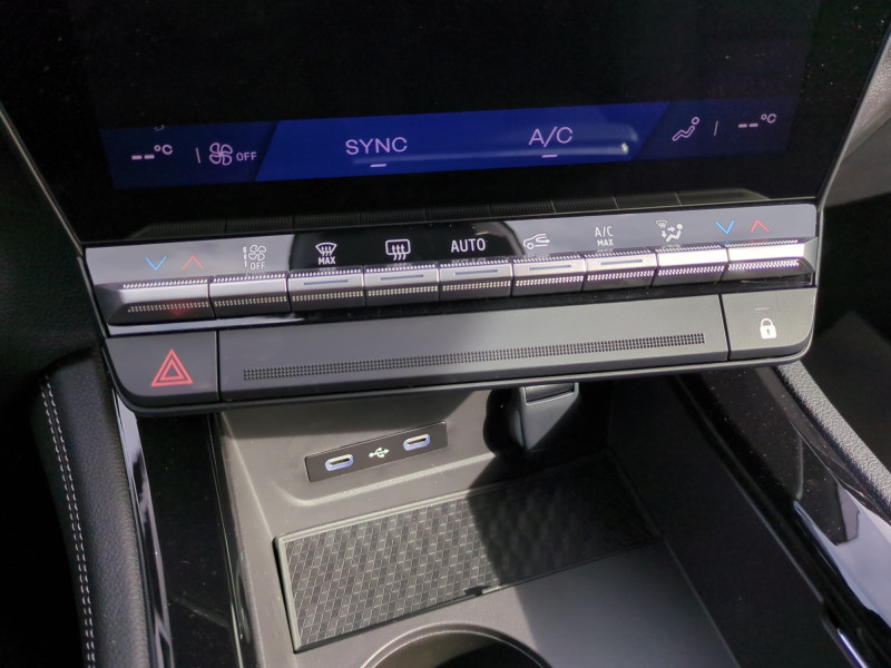 Photo 17 de l'offre de RENAULT AUSTRAL 1.2 E-TECH FULL HYBRID 200CH TECHNO - 22% à 34999€ chez Automobiles 25