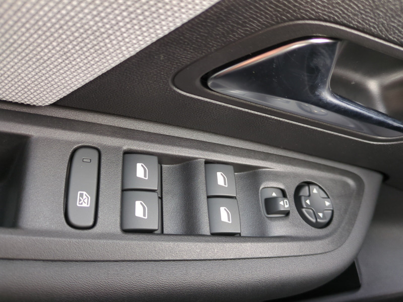 Photo 18 de l'offre de CITROEN C4 MAX HYBRIDE 145 E-DCS6 -31% à 24499€ chez Automobiles 25