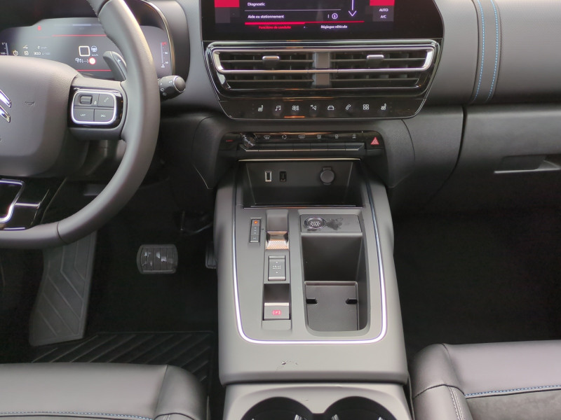 Photo 8 Citroen C5 AIRCROSS 1.2 HYBRIDE 145CH MAX BOITE AUTOMATIQUE -31% Hybride NOIR PERLA en vente chez Automobiles 25 Photo 8 de l'offre de CITROEN C5 AIRCROSS 1.2 HYBRIDE 145CH MAX BOITE AUTOMATIQUE -31% à 28999€ chez Automobiles 25
