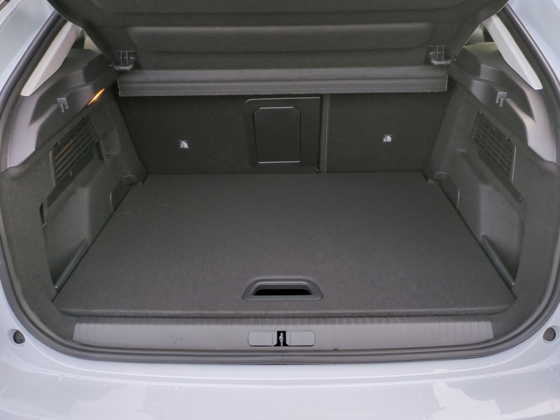 Photo 19 Citroen C4 MAX HYBRIDE 145 E-DCS6 -31% Hybride BLANC OKÉNITE / TOIT en vente chez Automobiles 25 Photo 19 de l'offre de CITROEN C4 MAX HYBRIDE 145 E-DCS6 -31% à 24499€ chez Automobiles 25