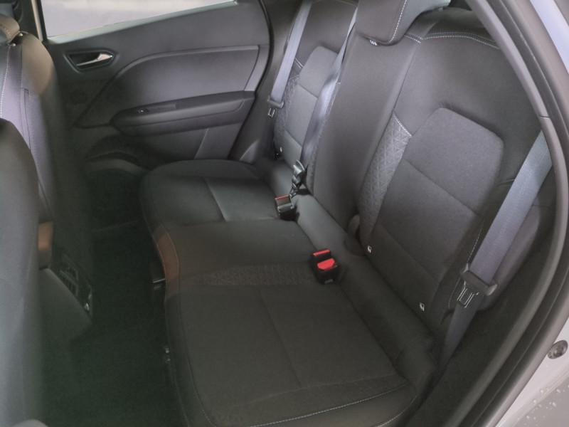 Photo 6 de l'offre de RENAULT CAPTUR II 1.0 TCE 90CH EVOLUTION - 27 % à 20299€ chez Automobiles 25