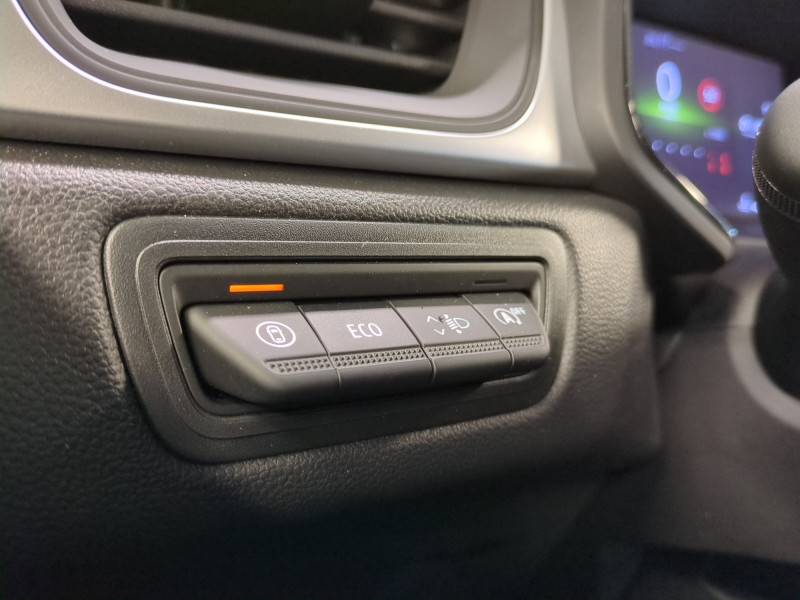 Photo 17 de l'offre de RENAULT CAPTUR II 1.0 TCE 90CH EVOLUTION - 27 % à 20299€ chez Automobiles 25