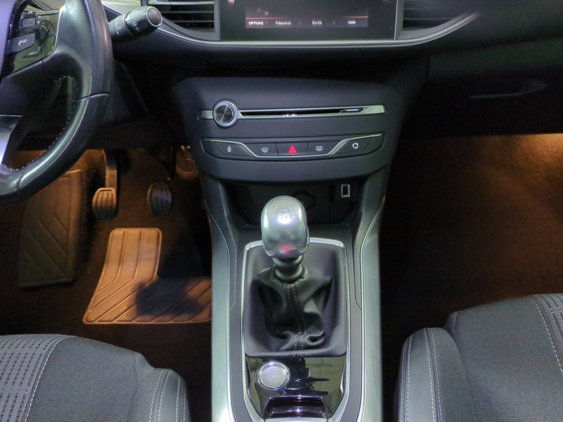 Photo 8 de l'offre de PEUGEOT 308 SW 1.5 BLUEHDI 130CH S&S ALLURE à 14990€ chez Automobiles 25
