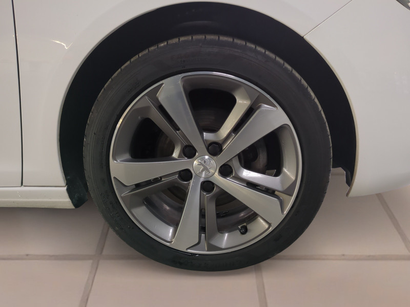 Photo 20 de l'offre de PEUGEOT 308 SW 1.5 BLUEHDI 130CH S&S ALLURE à 14990€ chez Automobiles 25