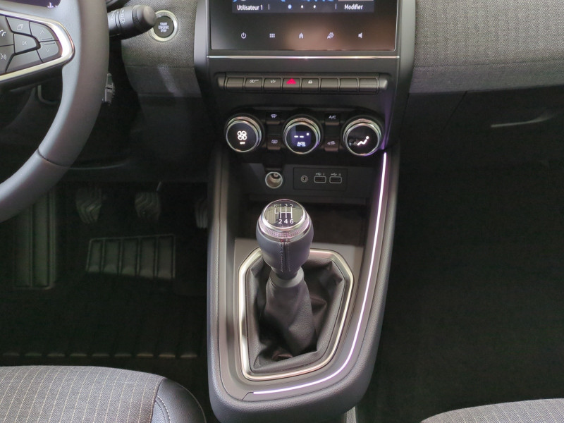 Photo 8 de l'offre de RENAULT CLIO V 1.0 TCE 90CH TECHNO - 19% à 19299€ chez Automobiles 25
