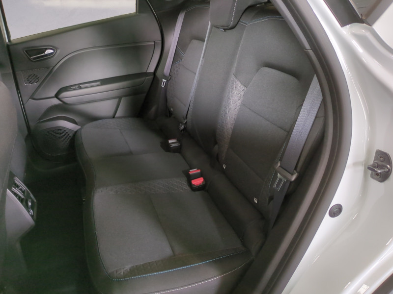 Photo 6 de l'offre de RENAULT CAPTUR II 1.0 TCE 90CH EVOLUTION - 26% à 20999€ chez Automobiles 25
