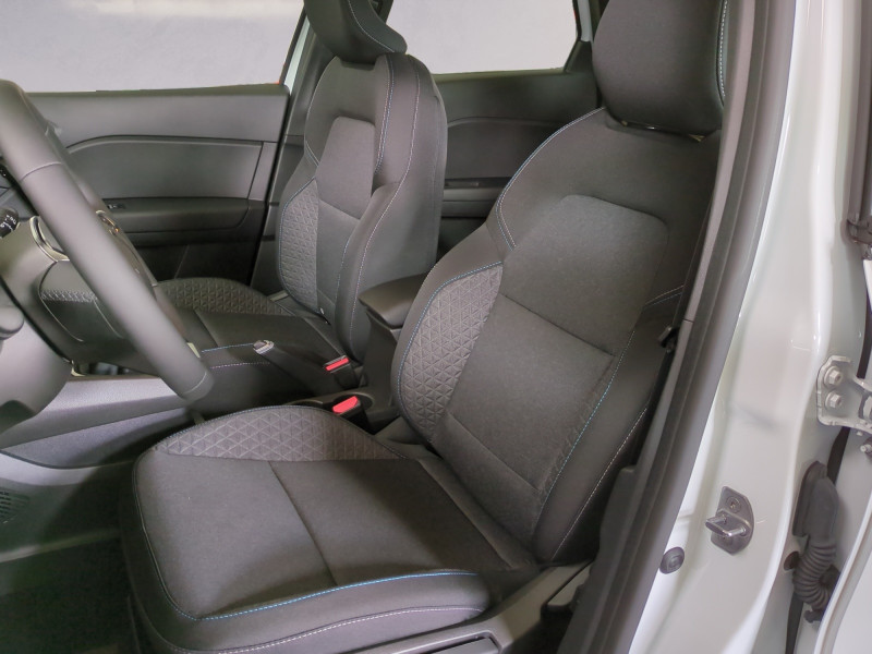 Photo 5 de l'offre de RENAULT CAPTUR II 1.0 TCE 90CH EVOLUTION - 26% à 20999€ chez Automobiles 25
