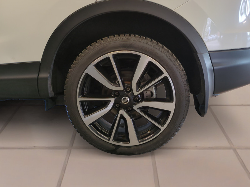 Photo 19 de l'offre de NISSAN QASHQAI 1.6 DCI 130CH TEKNA ALL-MODE 4X4-I EURO6 à 13990€ chez Automobiles 25