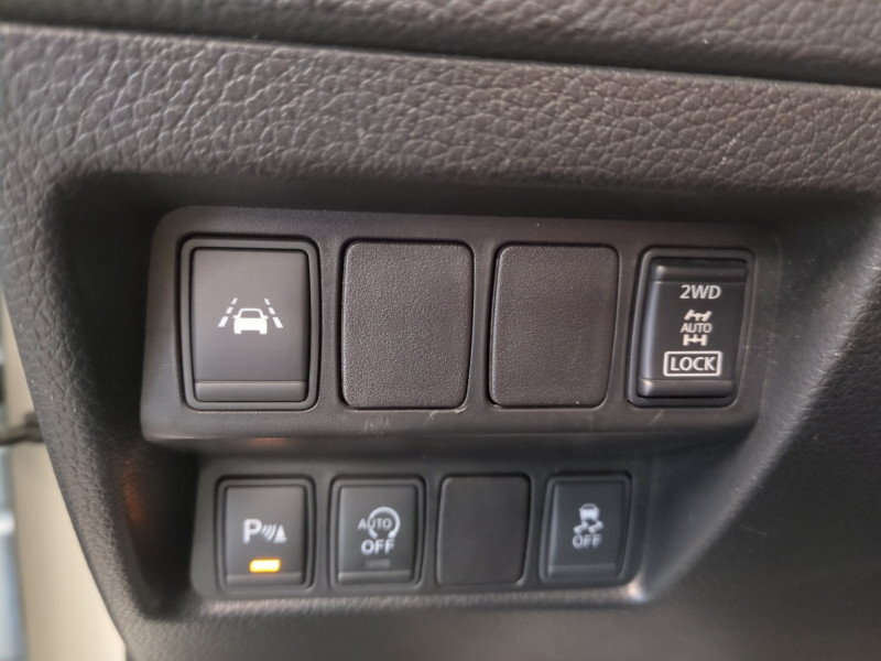 Photo 14 de l'offre de NISSAN QASHQAI 1.6 DCI 130CH TEKNA ALL-MODE 4X4-I EURO6 à 13990€ chez Automobiles 25