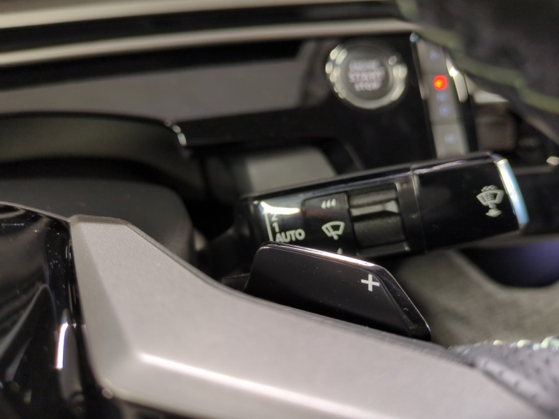 Photo 14 de l'offre de PEUGEOT 3008 1.2 HYBRID 145CH GT E-DCS6 -25% à 33999€ chez Automobiles 25