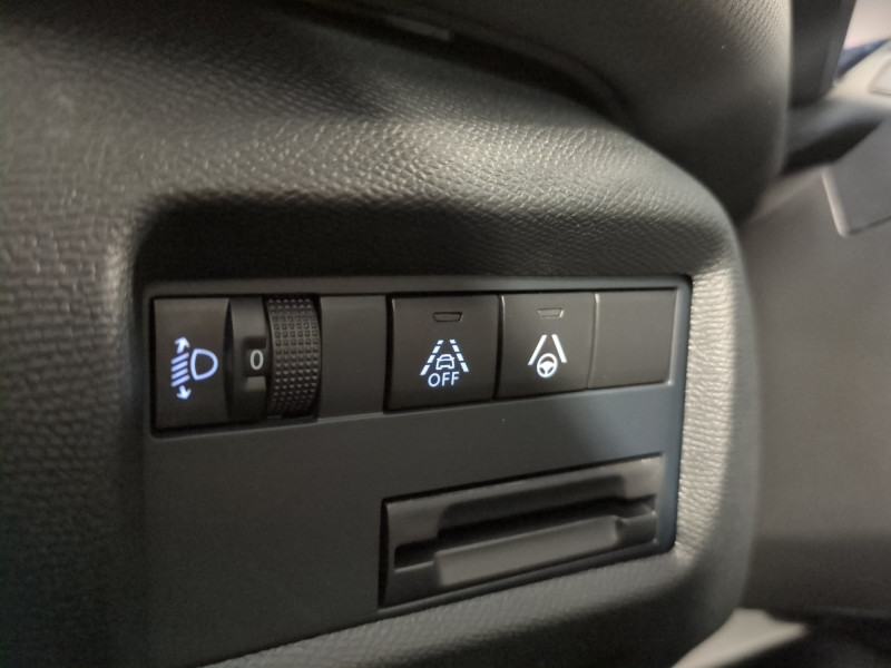 Photo 17 Citroen C5 AIRCROSS 1.5 BLUEHDI 130CH MAX BOITE AUTOMATIQUE -35% Diesel BLEU ECLIPSE en vente chez Automobiles 25 Photo 17 de l'offre de CITROEN C5 AIRCROSS 1.5 BLUEHDI 130CH MAX BOITE AUTOMATIQUE -35% à 26999€ chez Automobiles 25