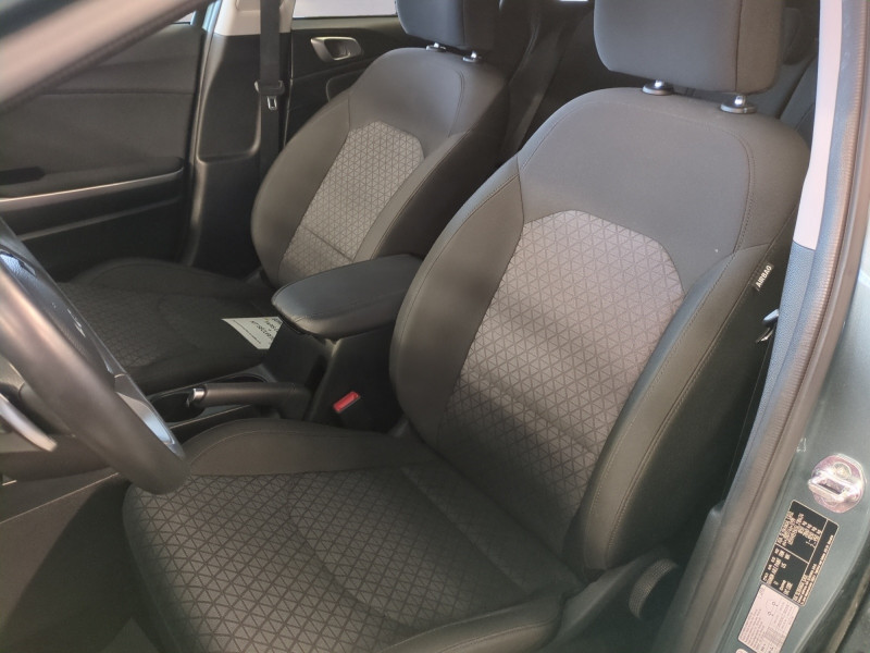 Photo 5 de l'offre de KIA CEED 1.5 T-GDI 140CH ACTIVE DCT7 à 21990€ chez Automobiles 25