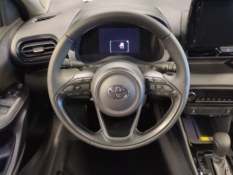 Photo 4 de l'offre de TOYOTA YARIS 116H DESIGN 5P MY25 -15% à 23499€ chez Automobiles 25