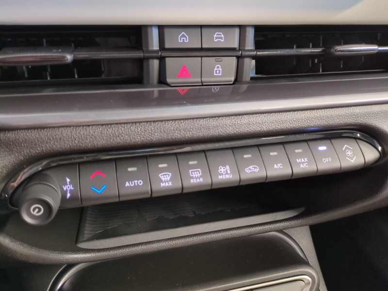 Photo 15 de l'offre de FIAT 600 1.2 HYBRID TURBO 145CH LA PRIMA DCT6 -22% à 25998€ chez Automobiles 25