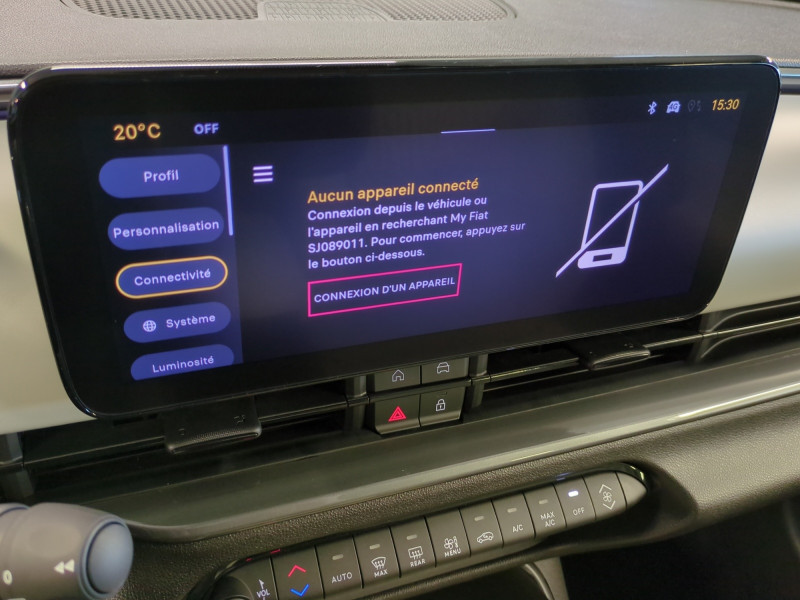 Photo 12 Fiat 600 1.2 HYBRID TURBO 145CH LA PRIMA DCT6 -22% Hybride VERT SKY / TOIT NOIR en vente chez Automobiles 25 Photo 12 de l'offre de FIAT 600 1.2 HYBRID TURBO 145CH LA PRIMA DCT6 -22% à 25998€ chez Automobiles 25