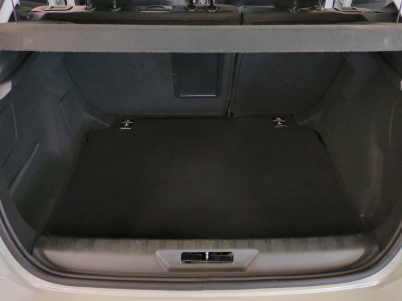 Photo 18 de l'offre de PEUGEOT 308 1.6 BLUEHDI 120CH S&S ALLURE BUSINESS à 12990€ chez Automobiles 25