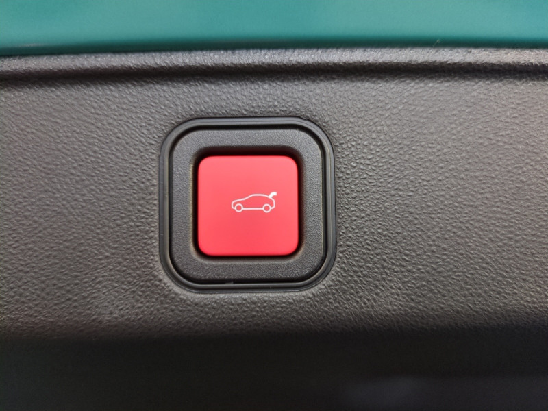 Photo 18 de l'offre de FIAT 600 1.2 HYBRID TURBO 145CH LA PRIMA DCT6 -22% à 25998€ chez Automobiles 25