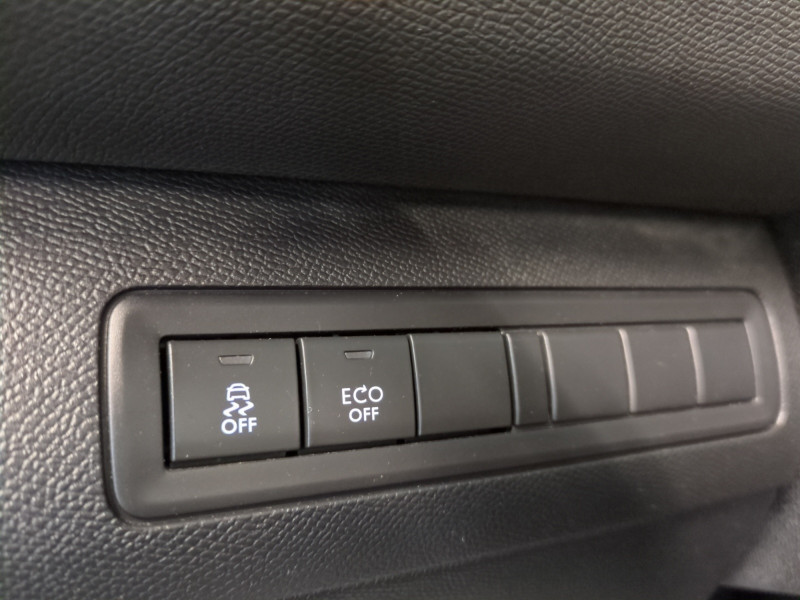 Photo 16 Peugeot 308 1.6 BLUEHDI 120CH S&S ALLURE BUSINESS Diesel BLANC en vente chez Automobiles 25 Photo 16 de l'offre de PEUGEOT 308 1.6 BLUEHDI 120CH S&S ALLURE BUSINESS à 12990€ chez Automobiles 25