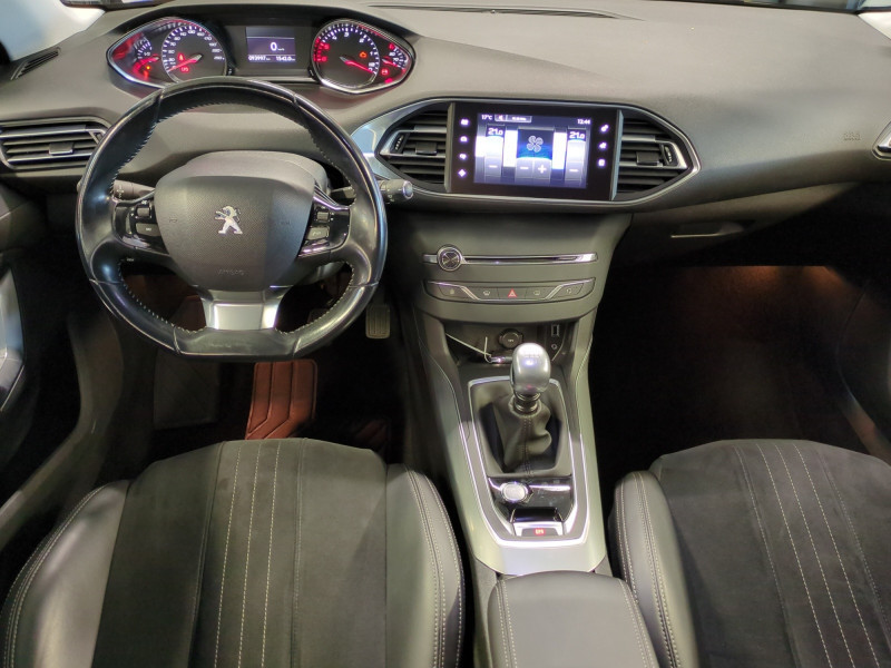 Photo 3 de l'offre de PEUGEOT 308 1.6 BLUEHDI 120CH S&S ALLURE BUSINESS à 12990€ chez Automobiles 25