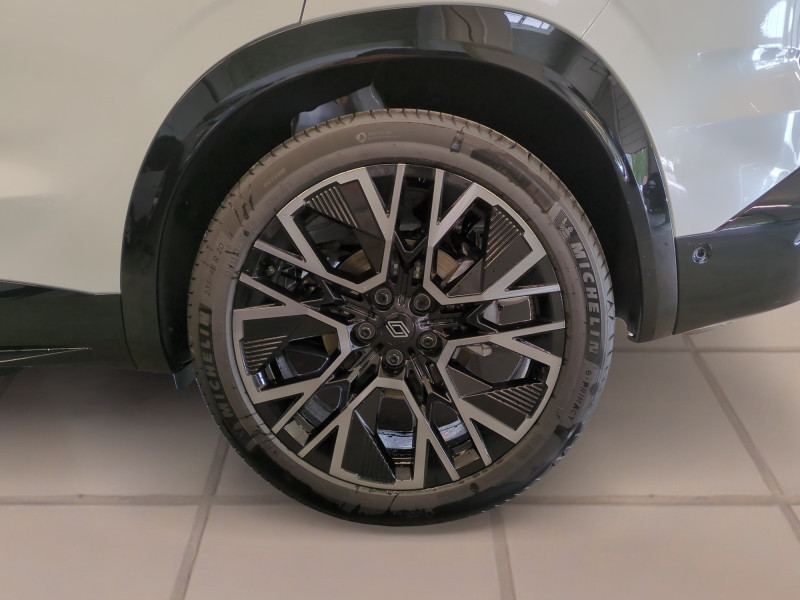 Photo 17 de l'offre de RENAULT AUSTRAL 1.2 E-TECH FULL HYBRID 200CH ESPRIT ALPINE -20% à 38799€ chez Automobiles 25