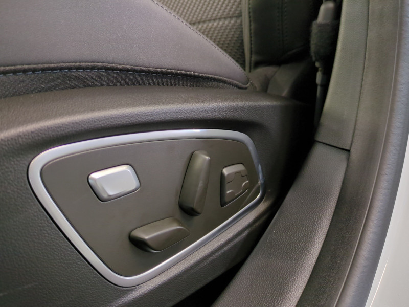 Photo 14 Renault AUSTRAL 1.2 E-TECH FULL HYBRID 200CH ESPRIT ALPINE -20% Hybride BLANC NACRÉ / TOIT N en vente chez Automobiles 25 Photo 14 de l'offre de RENAULT AUSTRAL 1.2 E-TECH FULL HYBRID 200CH ESPRIT ALPINE -20% à 38799€ chez Automobiles 25