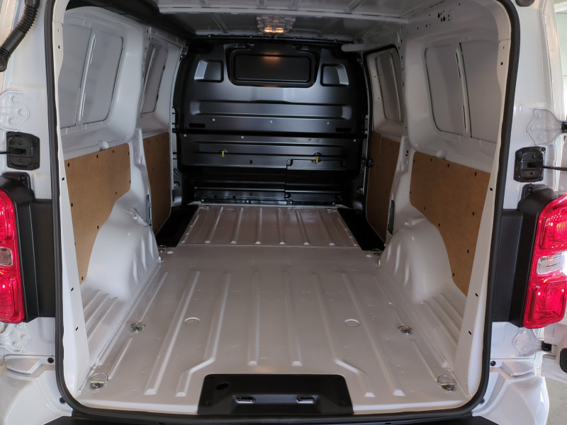 Photo 16 Citroen JUMPY FG XL 2.0 BLUEHDI 145CH S&S EAT8 -35% Diesel BLANC ICY en vente chez Automobiles 25 Photo 16 de l'offre de CITROEN JUMPY FG XL 2.0 BLUEHDI 145CH S&S EAT8 -35% à 31199€ chez Automobiles 25