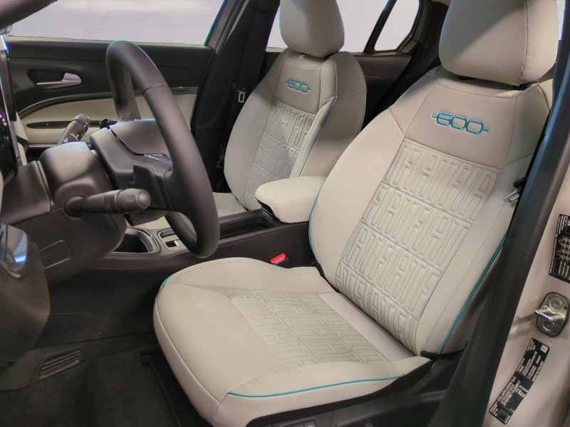 Photo 6 de l'offre de FIAT 600 1.2 HYBRID TURBO 145CH LA PRIMA DCT6 -22% à 25998€ chez Automobiles 25