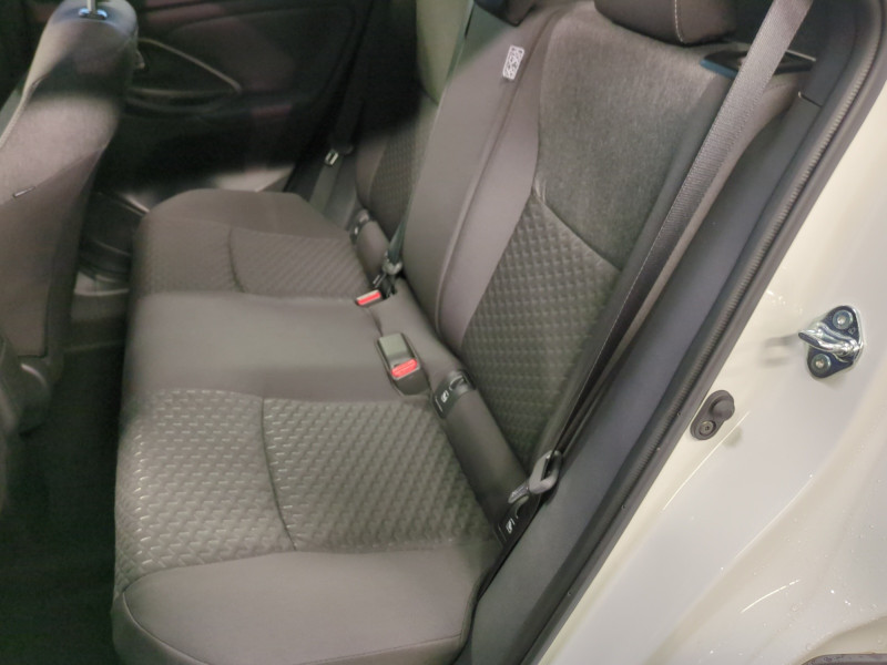 Photo 6 Toyota YARIS CROSS 130H DESIGN MY25 -17% Hybride BLANC NACRE en vente chez Automobiles 25 Photo 6 de l'offre de TOYOTA YARIS CROSS 130H DESIGN MY25 -17% à 26999€ chez Automobiles 25