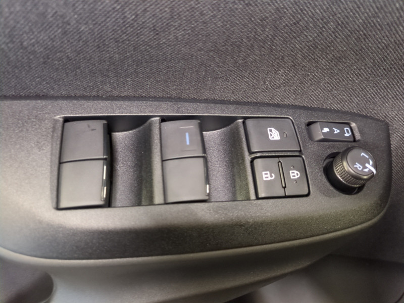 Photo 18 de l'offre de TOYOTA YARIS CROSS 130H DESIGN MY25 -17% à 26999€ chez Automobiles 25