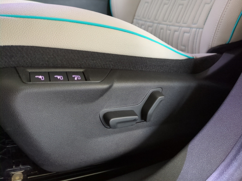 Photo 15 de l'offre de FIAT 600 1.2 HYBRID TURBO 145CH LA PRIMA DCT6 -22% à 25998€ chez Automobiles 25