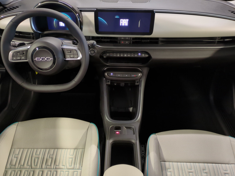 Photo 3 de l'offre de FIAT 600 1.2 HYBRID TURBO 145CH LA PRIMA DCT6 -22% à 25998€ chez Automobiles 25