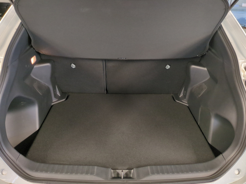 Photo 19 Toyota YARIS CROSS 130H DESIGN MY25 -17% Hybride BLANC NACRE en vente chez Automobiles 25 Photo 19 de l'offre de TOYOTA YARIS CROSS 130H DESIGN MY25 -17% à 26999€ chez Automobiles 25