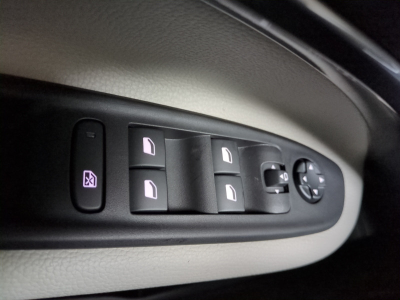 Photo 17 Fiat 600 1.2 HYBRID TURBO 145CH LA PRIMA DCT6 -22% Essence SABLE EARTH / TOIT N en vente chez Automobiles 25 Photo 17 de l'offre de FIAT 600 1.2 HYBRID TURBO 145CH LA PRIMA DCT6 -22% à 25998€ chez Automobiles 25