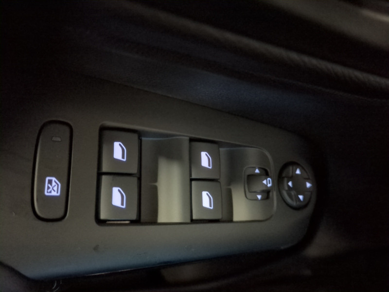 Photo 17 Citroen C5 AIRCROSS 1.2 HYBRIDE 145CH PLUS BOITE AUTOMATIQUE -27% Hybride NOIR PERLA en vente chez Automobiles 25 Photo 17 de l'offre de CITROEN C5 AIRCROSS 1.2 HYBRIDE 145CH PLUS BOITE AUTOMATIQUE -27% à 28499€ chez Automobiles 25