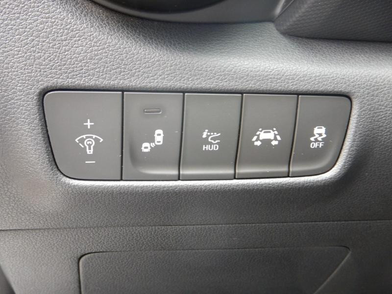 Photo 8 de l'offre de HYUNDAI Kona 1.6 CRDi 136ch Executive 4WD DCT-7 Euro6d-T EVAP à 20990€ chez Garage Bazin