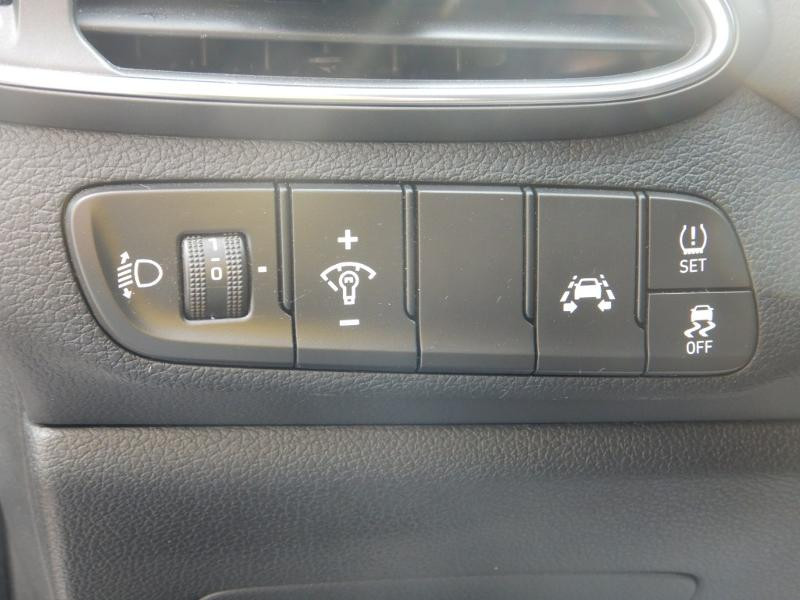 Photo 6 de l'offre de HYUNDAI i30 1.6 CRDi 115ch Edition Navi DCT-7 Euro6d-T à 15990€ chez Garage Bazin
