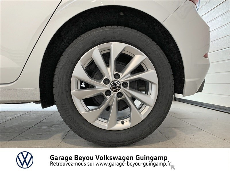 Photo 15 de l'offre de VOLKSWAGEN POLO 1.0 TSI 95 S&S DSG7 à 23990€ chez Garage Beyou - Volkswagen Guingamp