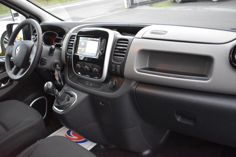 Photo 3 de l'offre de RENAULT TRAFIC III FG L2H1 1200 1.6 DCI 95CH GRAND CONFORT EURO6 à 20990€ chez Garage Charrier