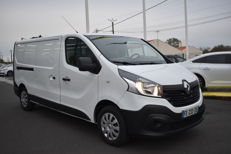 Photo 14 de l'offre de RENAULT TRAFIC III FG L2H1 1200 1.6 DCI 95CH GRAND CONFORT EURO6 à 20990€ chez Garage Charrier
